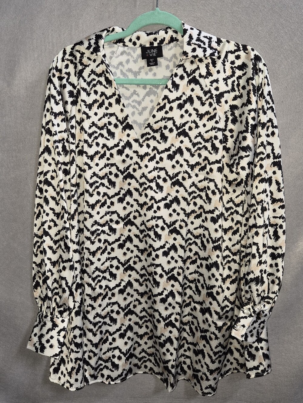 June + Vie Animal Print V-Neck Tunic Blouse – Size Small